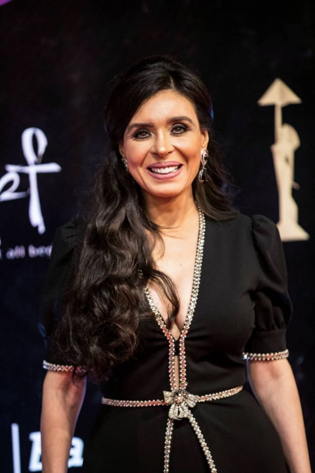 دينا تنضم إلى عالم 