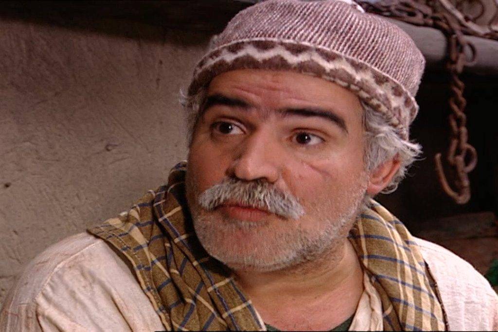 الموت يُفجع نزار أبو حجر بأقرب الناس