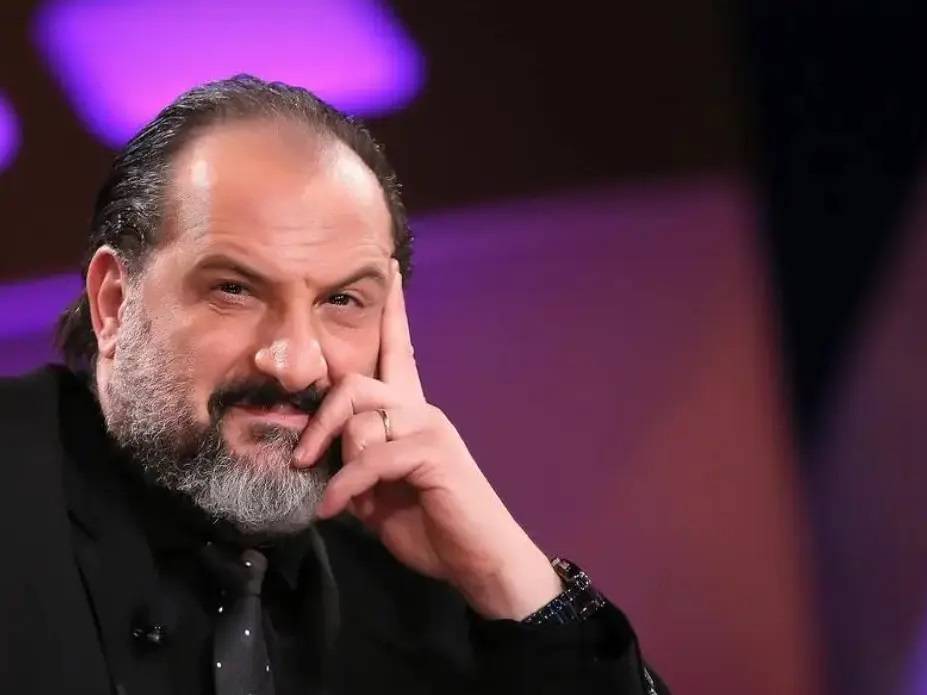 خالد الصاوي يعيش حالة طوارئ تبعده عن السوشيال ميديا