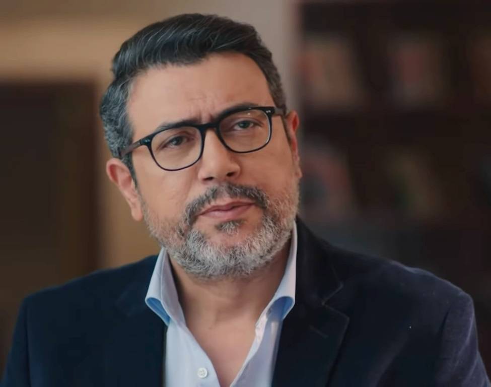 سقط مغمياً عليه... إصابة أحمد وفيق بوعكة صحية مفاجئة