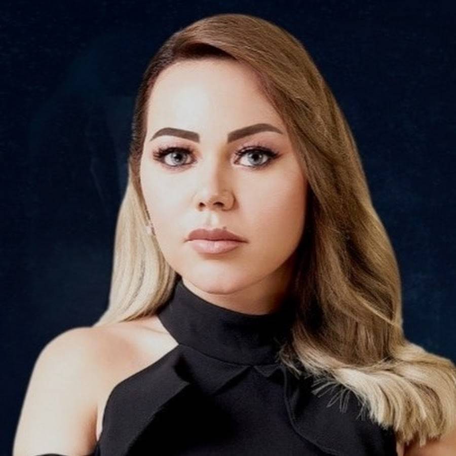 مذيعة شهيرة تكشف محاولة سرقتها في باريس وتوجّه رسالة الى المصريين