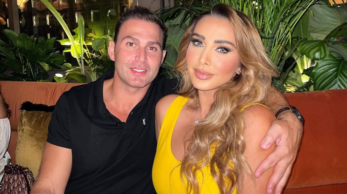 بالفيديو - جويل ماردينيان وزوجها يحدثان ضجة بتصريحاتهما الجريئة عن حياتهما الزوجية