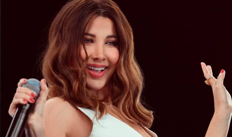 بالفيديو - نانسي عجرم تفقد توازنها وكادت أن تسقط أرضاً