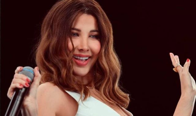 بالفيديو - نانسي عجرم تفقد توازنها وكادت أن تسقط أرضاً