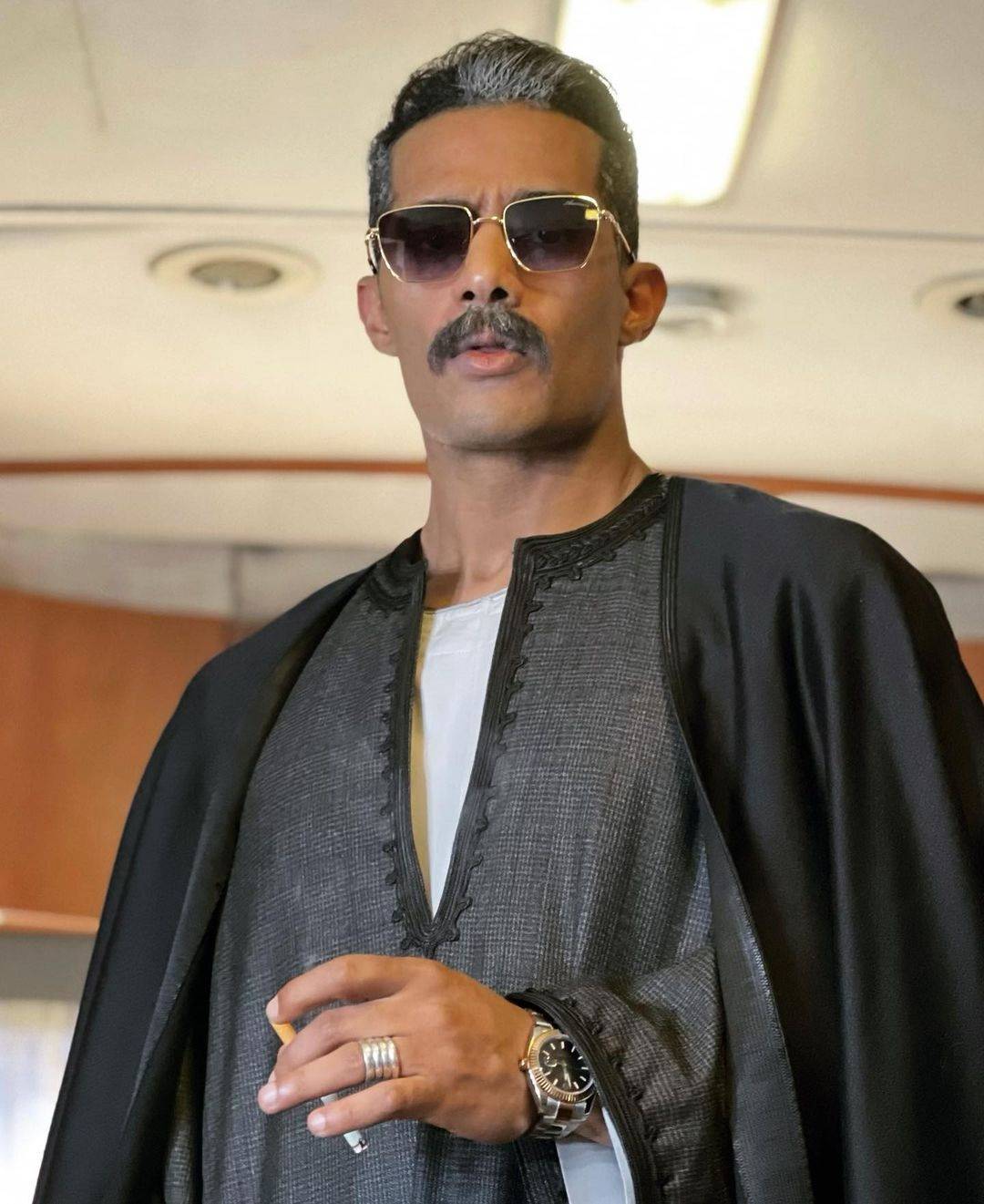 بالفيديو - محمد رمضان يتسبب في أزمة مرور بسبب 