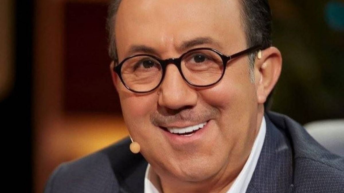 محمد خير الجراح يحصل على درع 