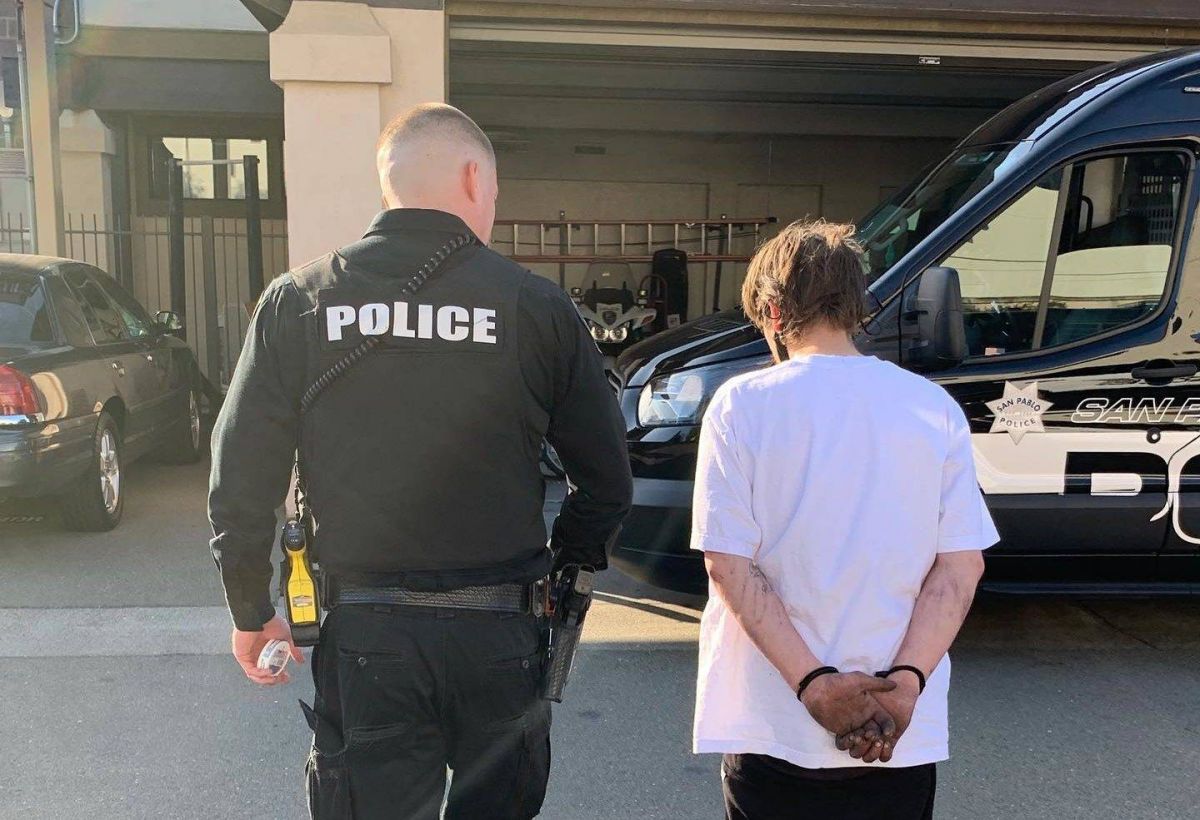 اتهام نجل فنانة عربية بقتل عشيقته... تفاصيل مروّعة