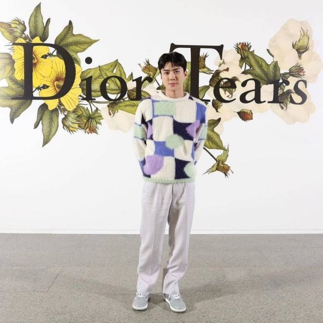 النجم الكوري تشا أون في عرض ديور