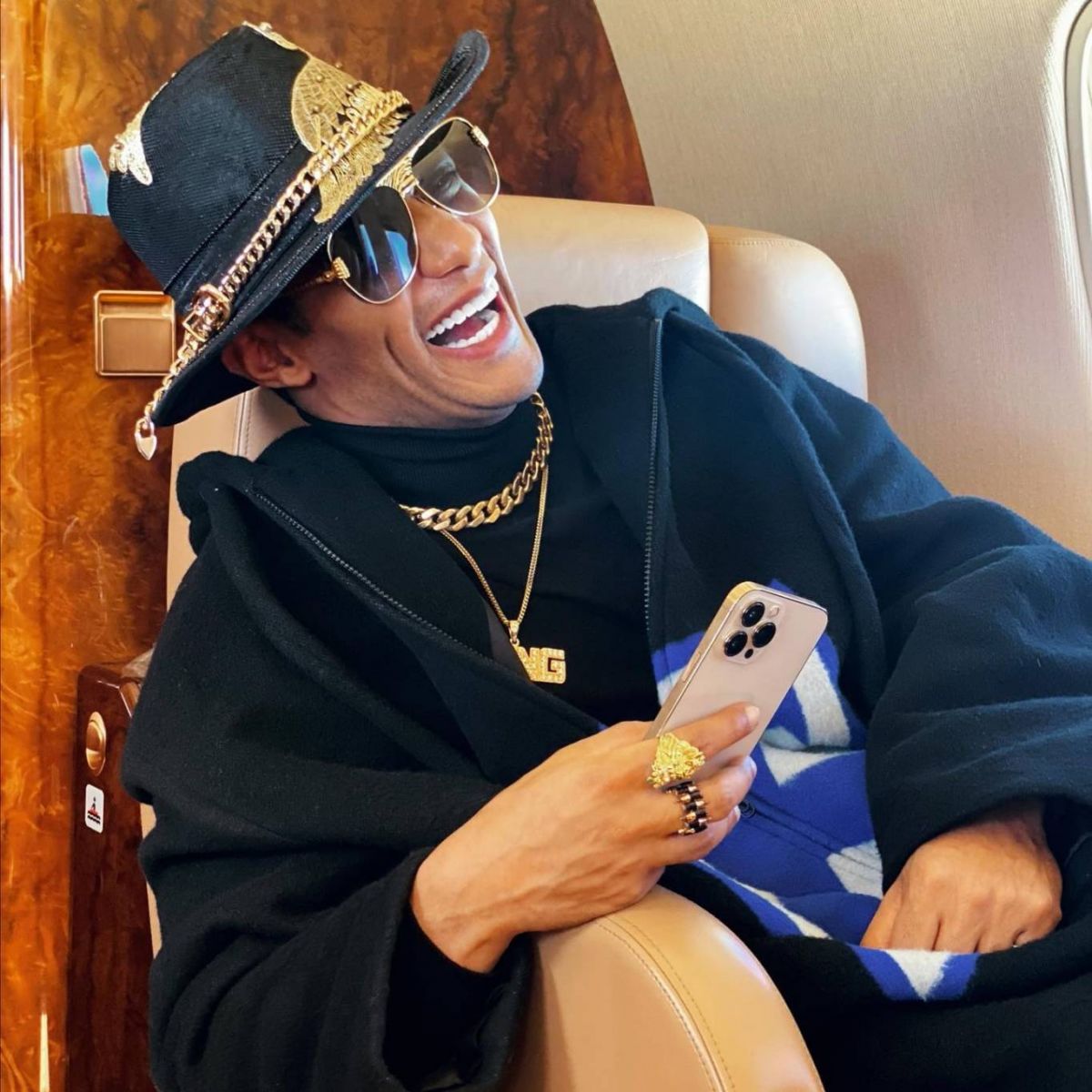 بالفيديو - محمد رمضان يشعل حفل 