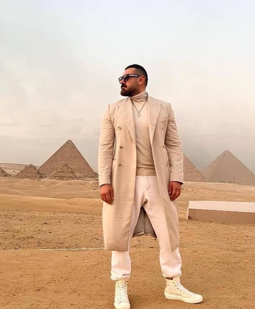 عمرو يوسف في عرض ديور