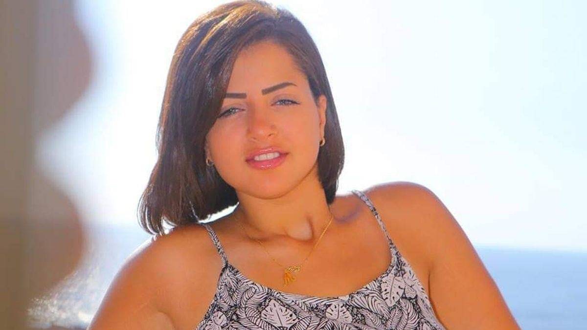 إصابة منى فاروق بوعكة صحية ودخولها المستشفى من جديد