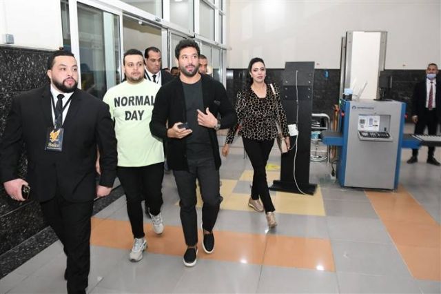 العرض الخاص لفيلم تحت تهديد السلاح