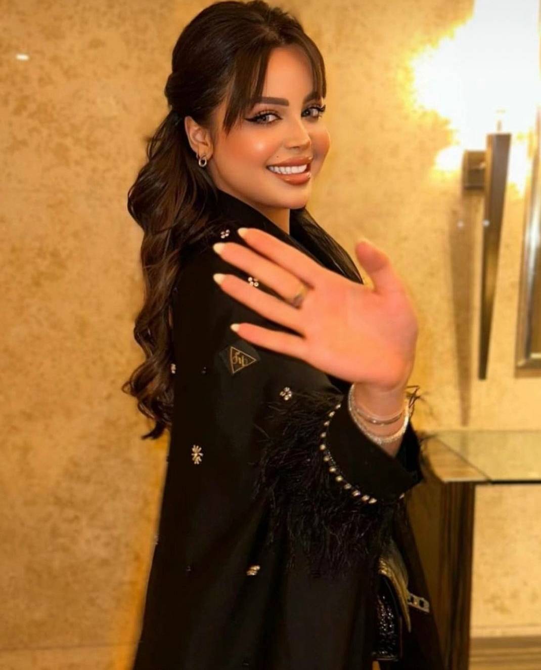 بالفيديو - رهف القحطاني تتحدث عن ارتباطها وتثير الجدل بما حصل معها في المطعم