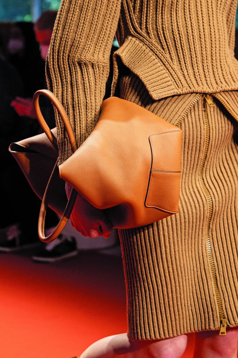 ‏TOD’S DI BAG حقيبة جلدية أنيقة