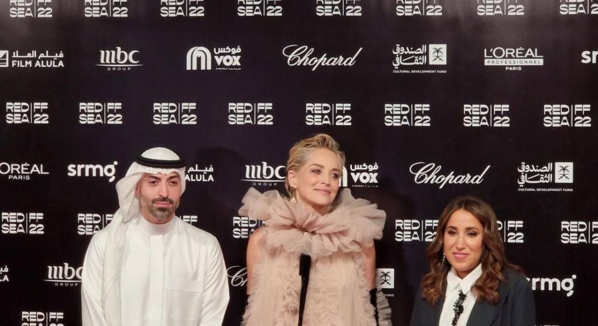 شارون ستون ومريم أوزرلي مفاجأة ريد كاربت حفل افتتاح مهرجان البحر الأحمر