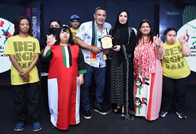 أحمد السقا يُسعد الأطفال في مركز 