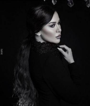 نادين الراسي تفاجئ الجميع بلوك مختلف... هل يليق بها؟