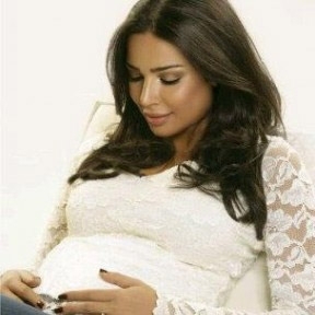 نادين نجيم أنجبت طفلة