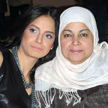 رسائل نجمات  إلى أمهاتهن