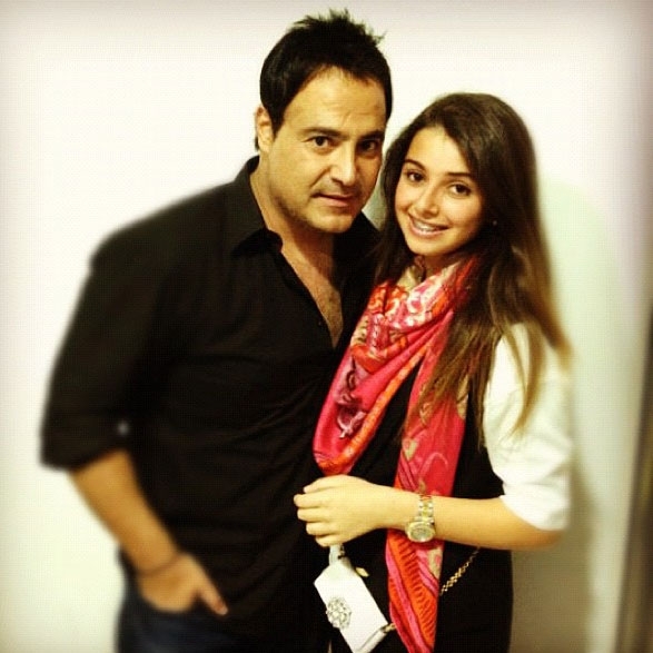 عاصي يمارس أبوّته