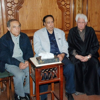 نجوم 'ليالي الحلمية' في عزاء سيد عبد الكريم