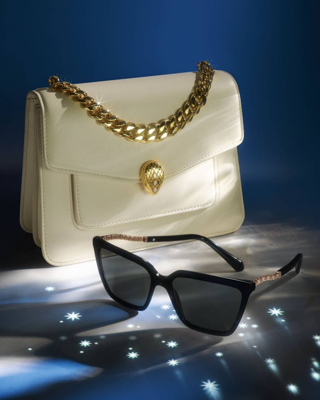 تصاميم استثنائية للحقائب والنظّارات من BVLGARI