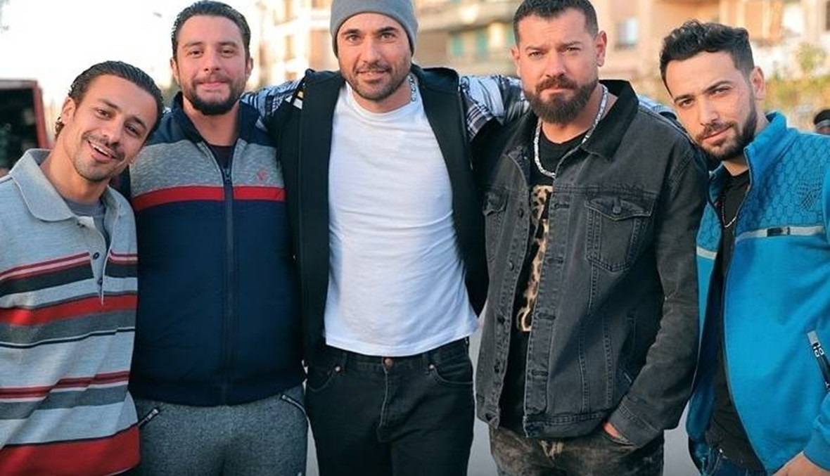 بالفيديو - أحمد الفيشاوي يكشف دوبلير أحمد عز في 