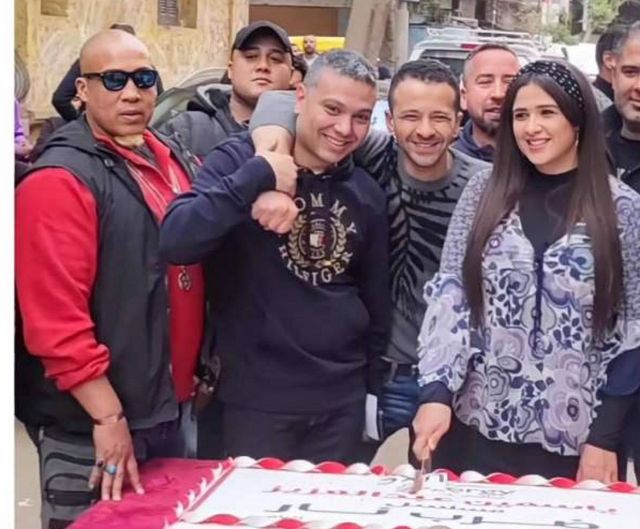 ياسمين عبد العزيز تحتفل باطلاق التصوير