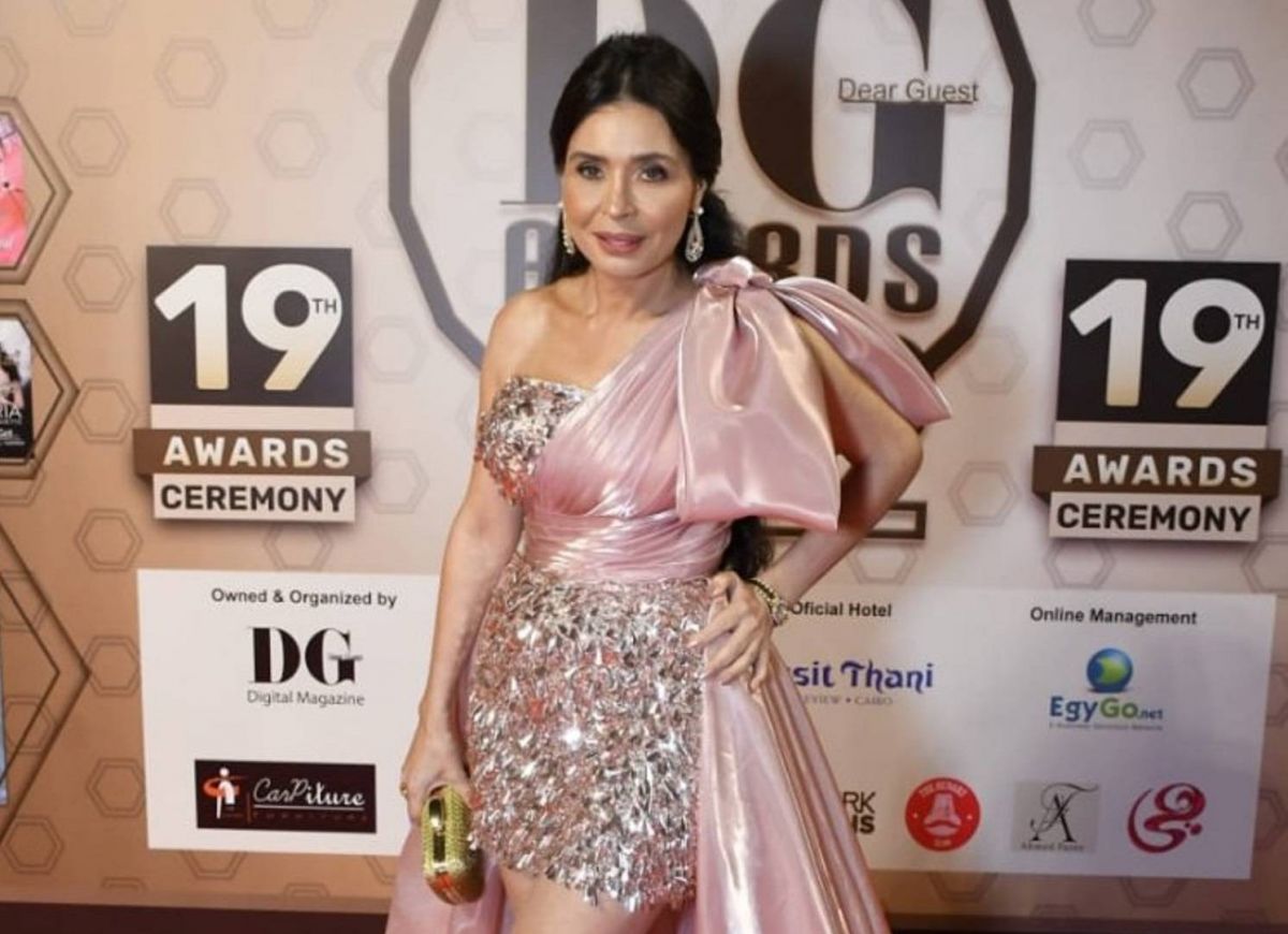 خوفاً من الحسد.. دينا تنسحب من لقاء الصحافيين بعد سؤالها عن أجرها في رأس السنة