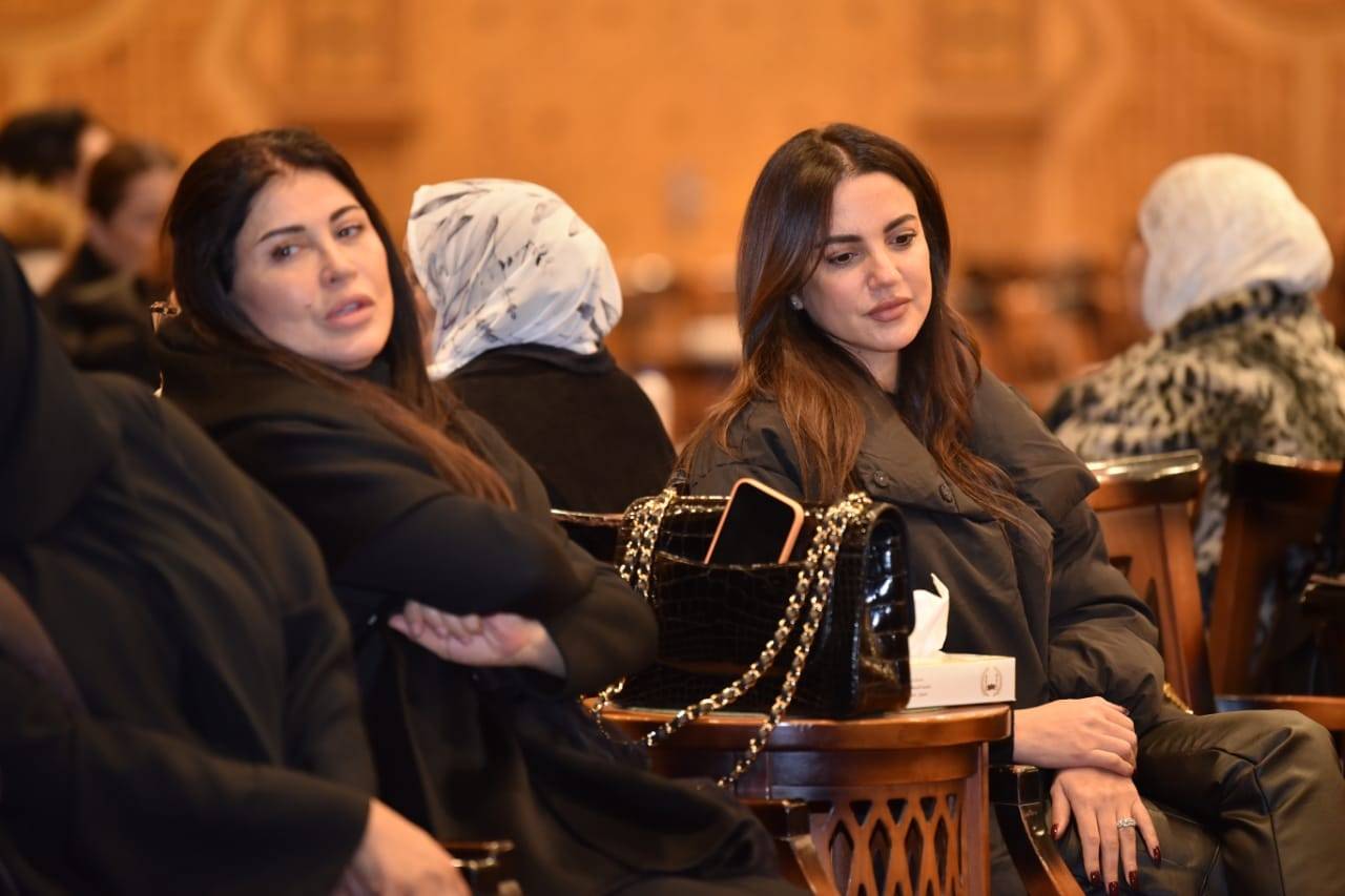 درة مع جومانا في عزاء والدها