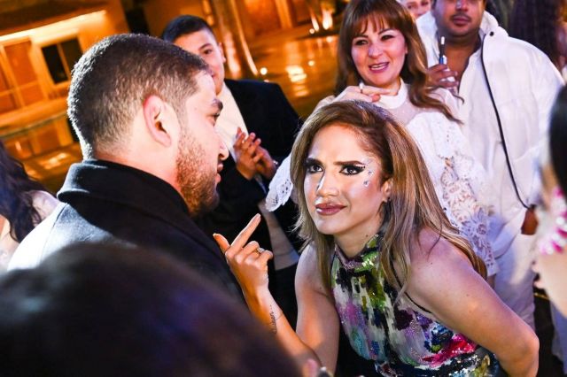 بالصور - غناء أبو الروس وزغاريد منة عرفة وأجواء شبابية ممتعة في خطوبة رنا رئيس