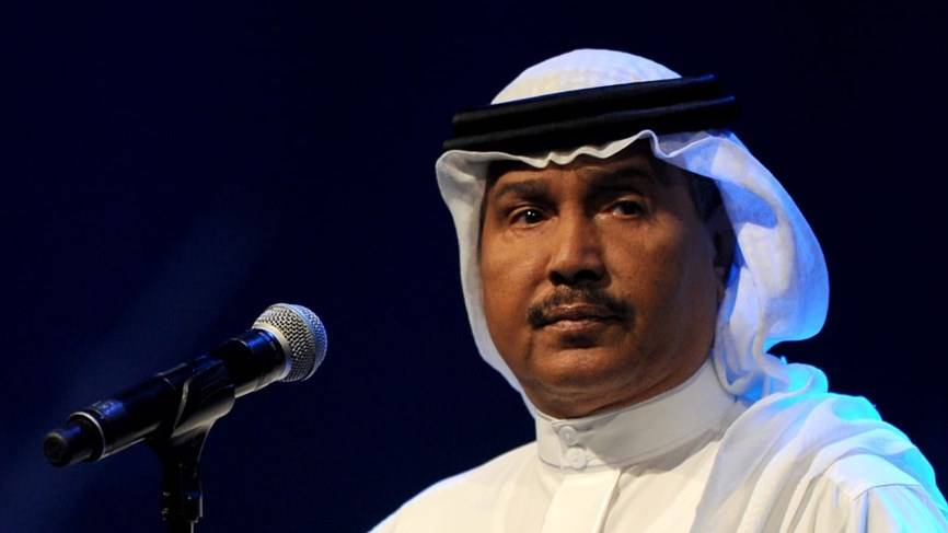 بالفيديو - محمد عبده يغادر المستشفى