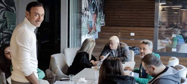 علا غانم وأبطال مسلسل توحة في جلسة تحضير للمسلسل