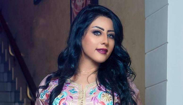 بالفيديو - شابات سعوديات يخطبن منال العيسى لوالدهن