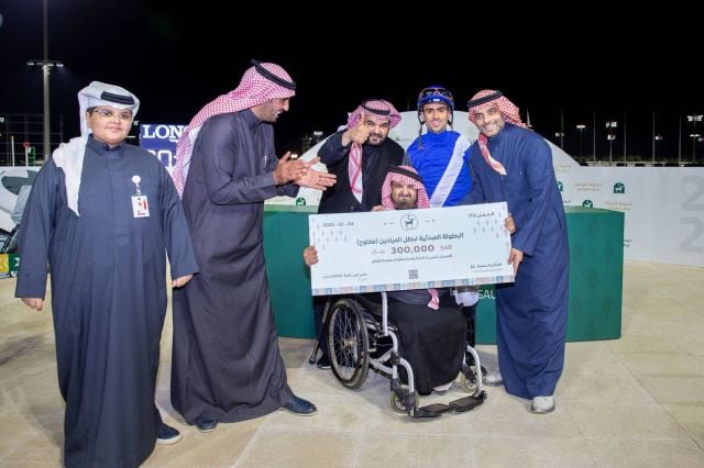 مدير عام السباقات سالم بن محفوظ وتتويج لفائزي الشوط المفتوح من البطولة