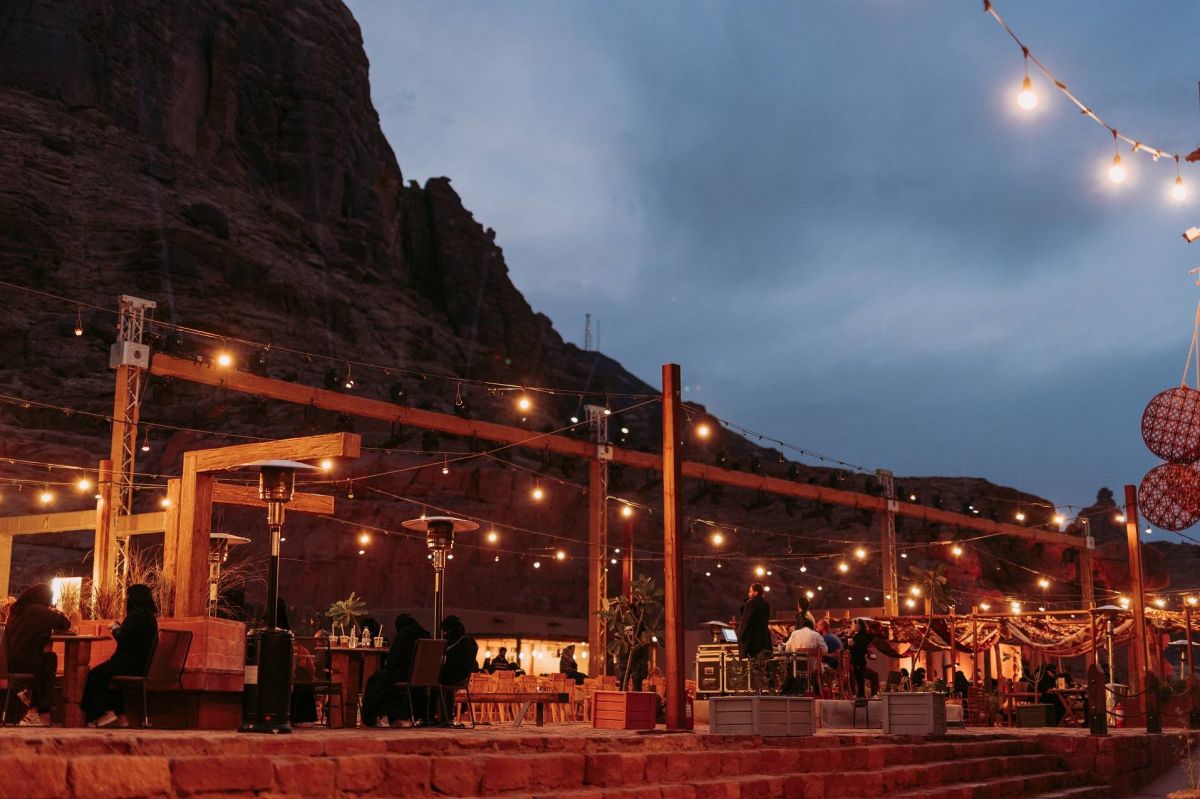 الإحتفال يعود للعلا معلناً بدء 