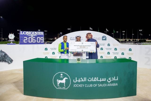 مدير عام السباقات سالم بن محفوظ وتتويج لفائزي شوط الخيل العربية