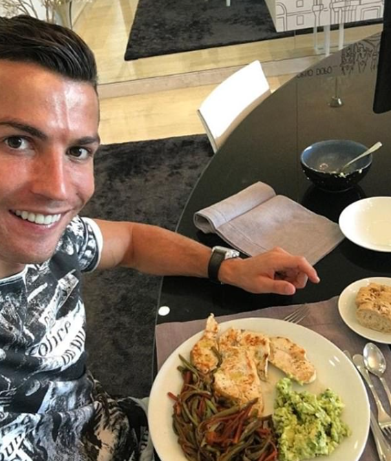 الكشف عن نظام رونالدو الصحي للحفاظ على لياقته.. 6 وجبات متنوعة