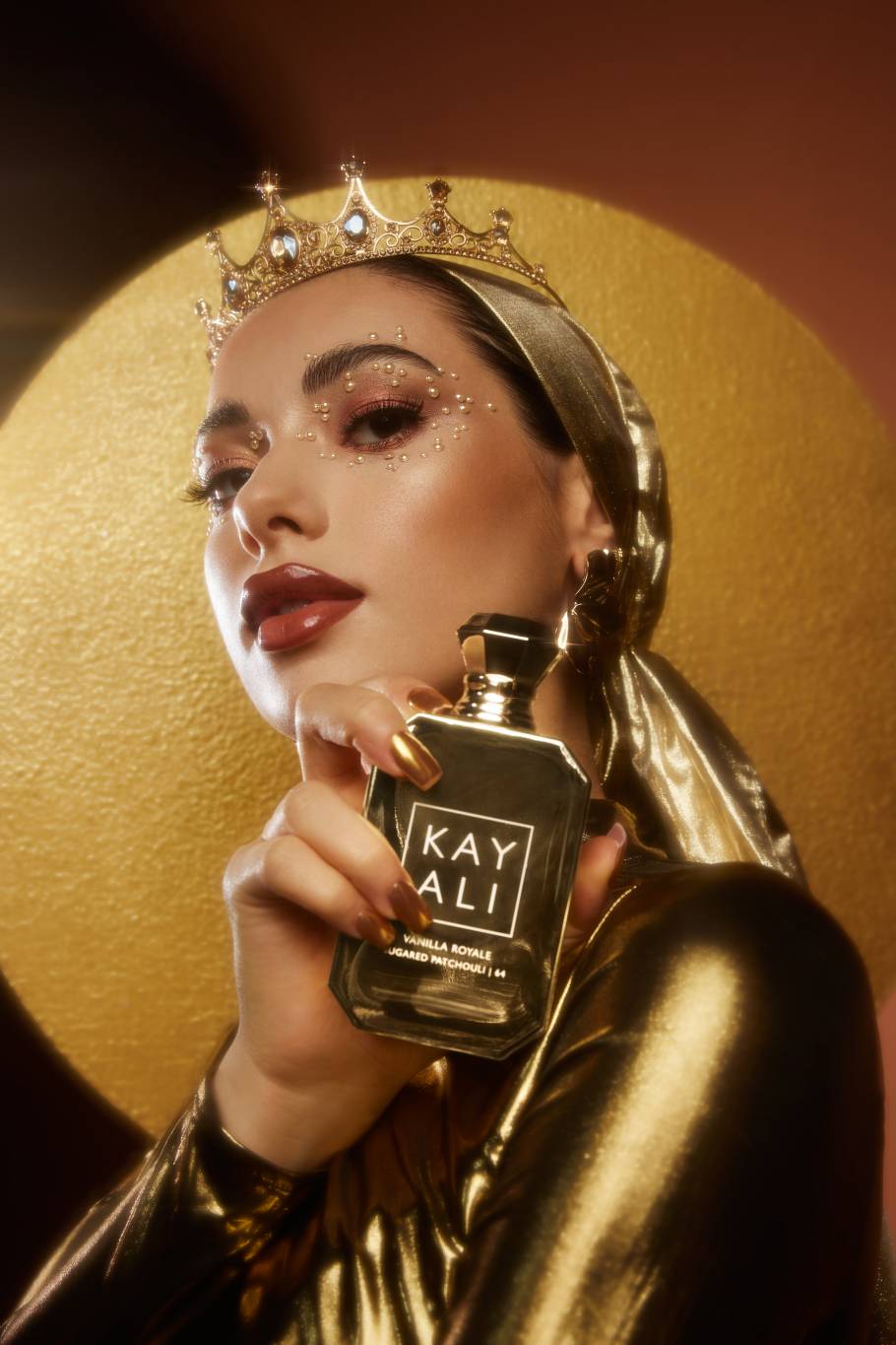 عطر أو دو بارفان Kayali المكثّف بالفانيلا الملكية والباتشولي السكري | 64