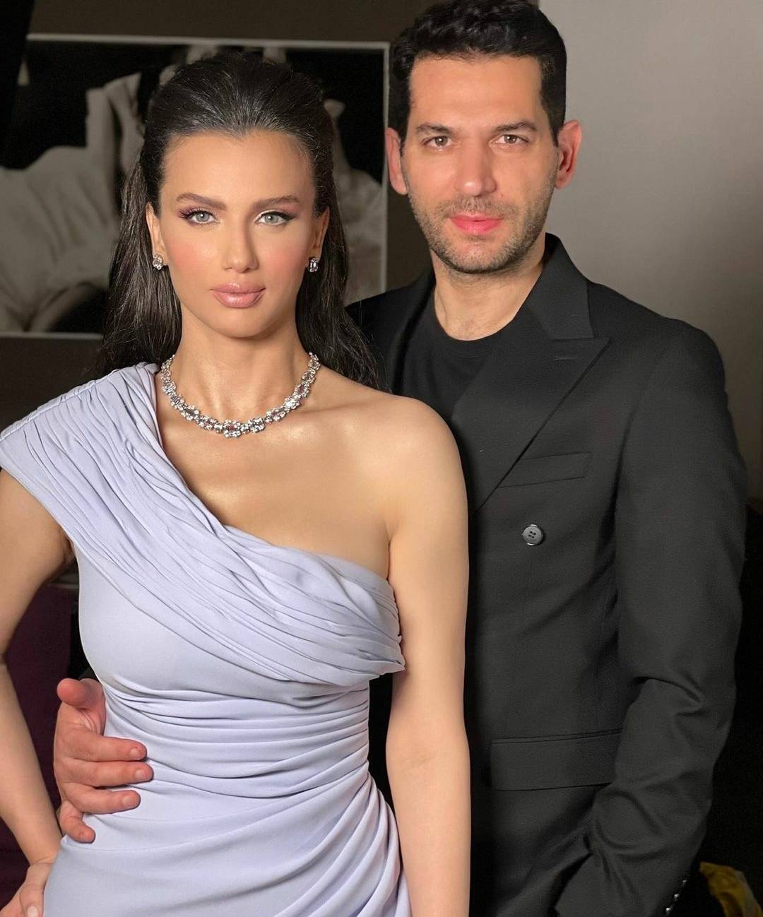 بالفيديو - زوجة مراد يلدريم تصدم الجميع برشاقتها بعد ولادة طفلتهما