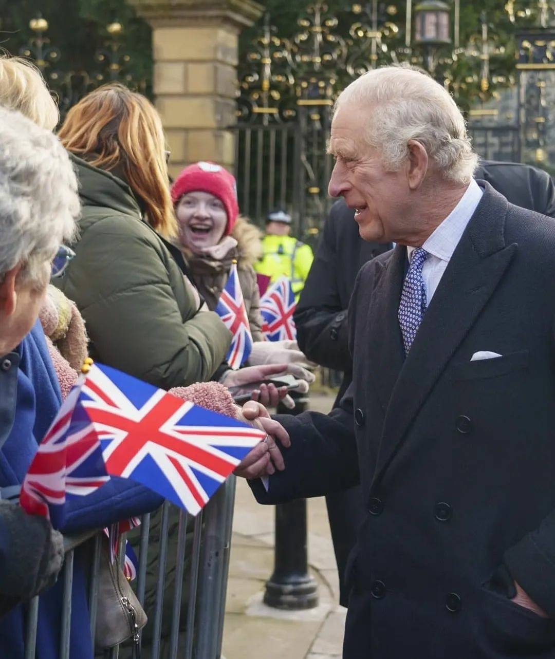 أول بطاقة معايدة ملكية بعد وفاة الملكة إليزابيث الثانية