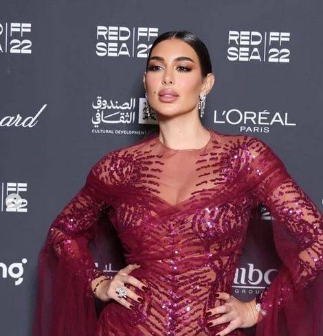 بالفيديو - ياسمين صبري تثير الجدل بتصرفها أمام الكاميرا.. شاهدوا ما حصل