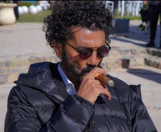 بالصور - إبن خالد النبوي يأسر القلوب بوسامته... تعرفوا إليه