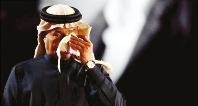 بالفيديو - محمد عبده باكياً: 