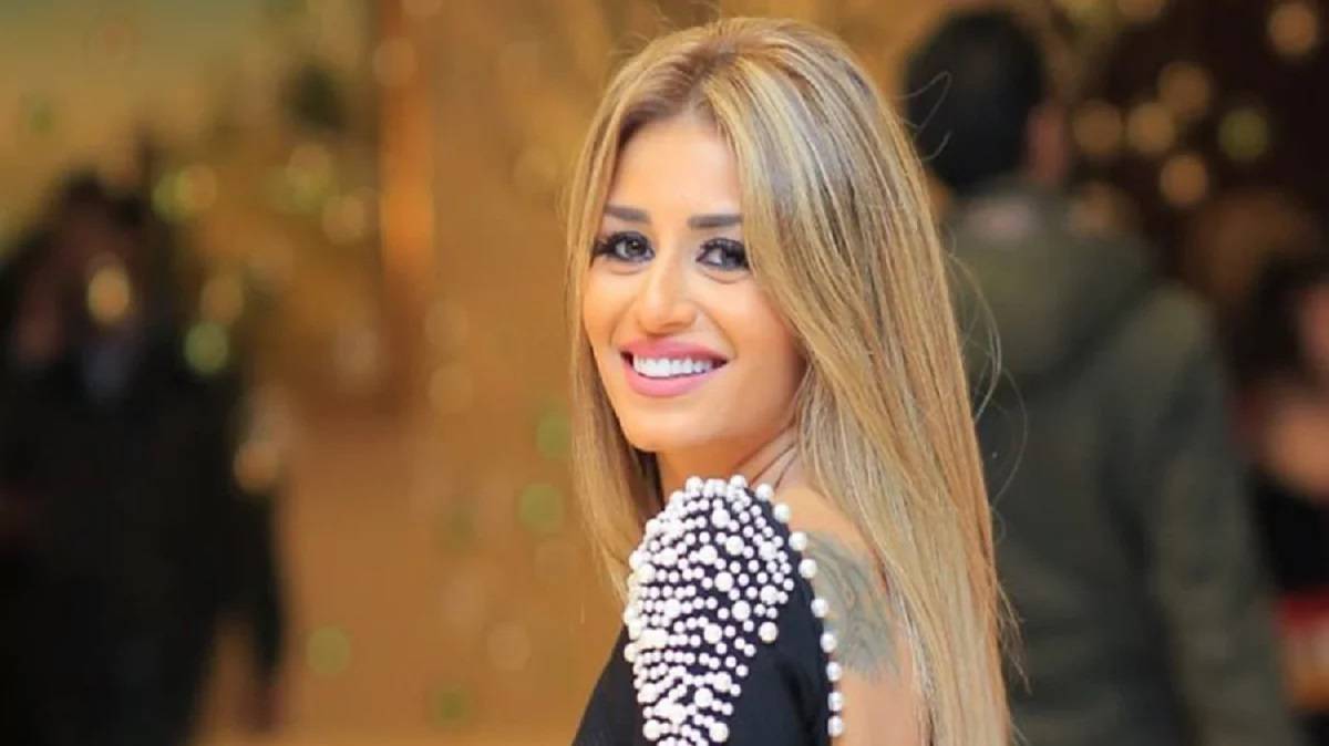 رسالة غامضة من منة فضالي تثير تساؤلات متابعيها