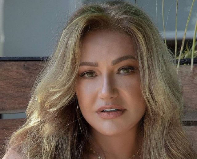 بالفيديو - ليلى علوي تحتفل بنجاح عرض 