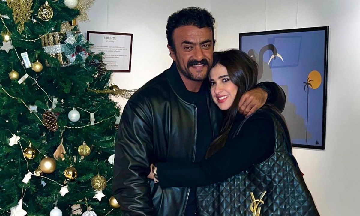 بالصور - مفاجأة من أحمد العوضي لياسمين عبد العزيز في كواليس 