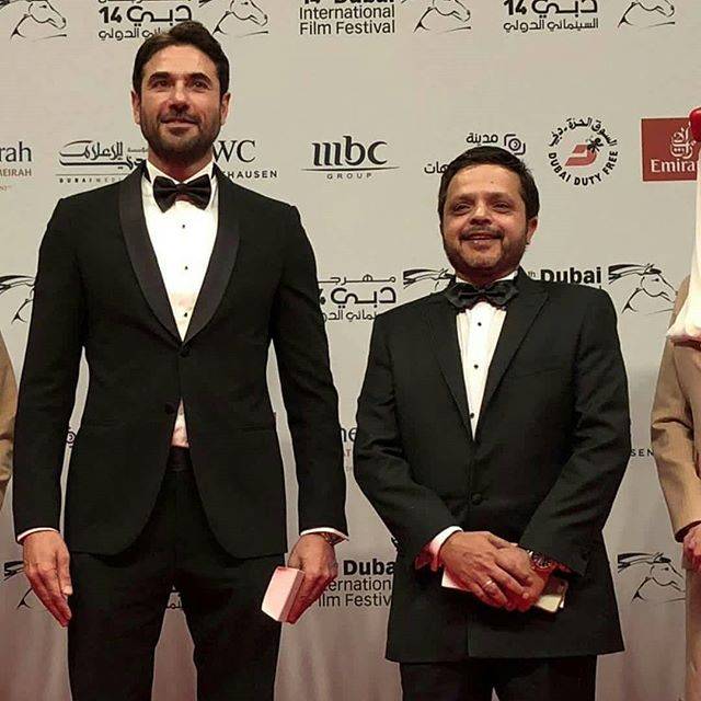 بالفيديو - بعد تعليقه الكوميدي على أحمد عز... محمد هنيدي 