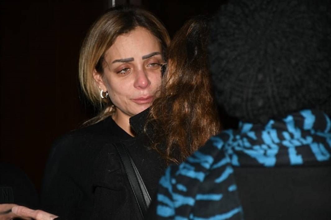 بعد طارق لطفي.. لفتة إنسانية من ريم البارودي في عزاء والدها