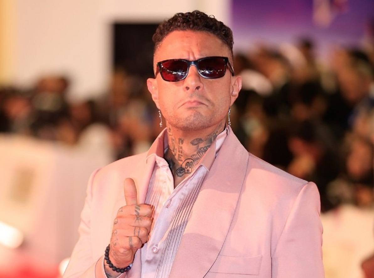 أحمد الفيشاوي يثير الجدل بحديثه عن ابنه والجمهور يعلّق